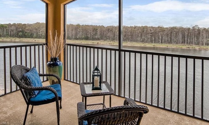Naples Condo | 2 Bedroom Condo 429997 by Houzlet