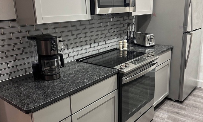 Amarillo Condo | 2-bedroom condo in awesome Amarillo with AC, WiFi