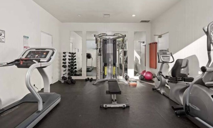 Calabasas Condo | 2-bedroom Condo in Heart of Downtown Calabasas
