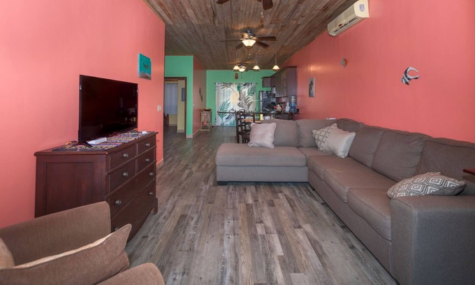 West End Condo | 2-bedroom condo in West End at Sunset Villas with WiFi, AC and Ocean View