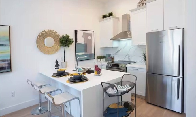 Williamsburg Condo | 2 Bedroom Condo in Williamsburg - Huge Private Terrace with City Views