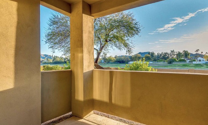 Paradise Valley Village Condo | 2-bedroom condo minutes from EVERYTHING!