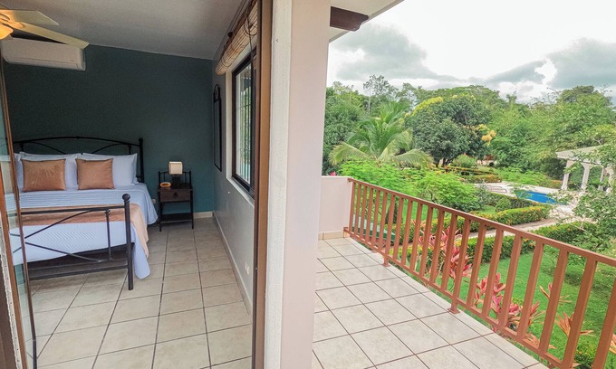 Quepos Condo | 2 bedroom-condo-pool privacy. 5 minutes to Quepos