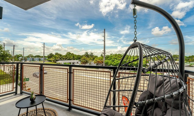 Fort Lauderdale Apartment | 2 Bedroom Condo in Griffin's Apartment