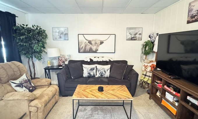 Stanardsville Cottage | 2-bedroom cottage in beautiful near Skyline Drive, Massanutten & Charlottesville