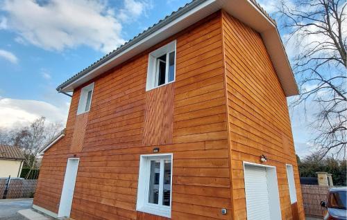 Vayres Apartment | 2 Bedroom Cozy Apartment In Vayres