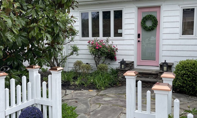 Town Bank Cottage | 2 Bedroom Cozy Charmer, Beach Block.90 Steps to the Bay with ample parking