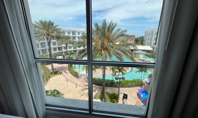 Celebration Hotel | 2 Bedroom * Disney * Universal * Epic King & 2 Queens