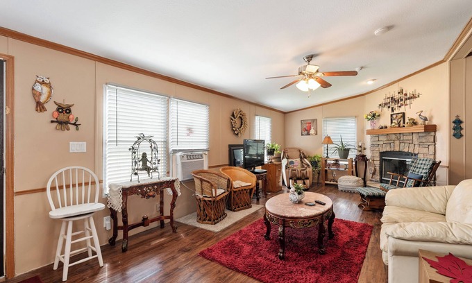 Coffee City House | 2-Bedroom Double Wide Mobile home with truck & trailer parking.On lake Palestine