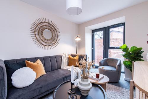 Eccles Apartment | 2 bedroom flat by Eccles Station with communal rooftop garden