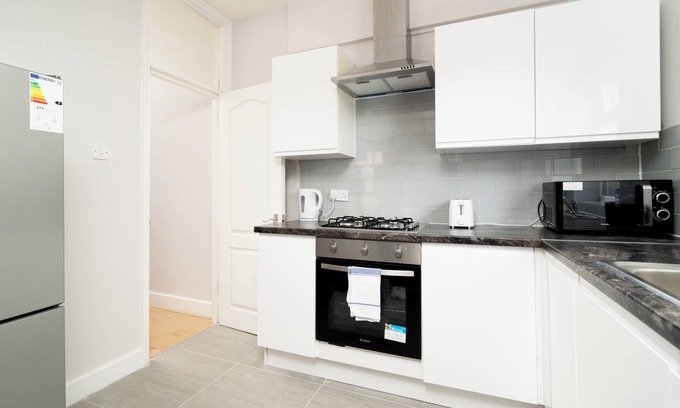 Northumberland Park Apartment | 2 bedroom flat near Tottenham Hotspur Stadium