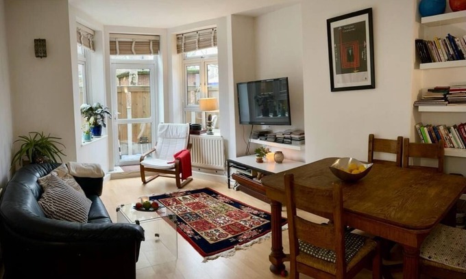 Hackney Wick Apartment | 2 Bedroom Garden Flat.