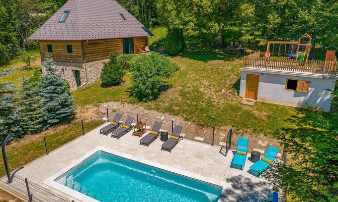 Frkasic House | 2 bedroom gorgeous home in Frkasic