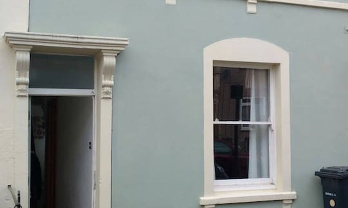 Bristol House | 2 Bedroom House close to centre and shopping