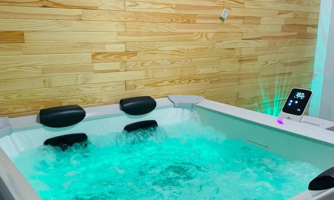 Broons House | 2-bedroom house with jacuzzi for up to 4 people with family and friends