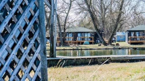 Harwood House | 2-bedroom Lake Front Cottage in Harwood ON #5