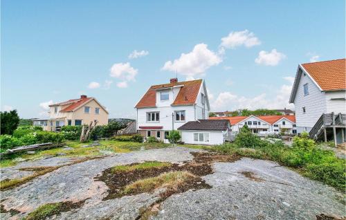 Kungshamn Apartment | 2 Bedroom Lovely Apartment In Kungshamn