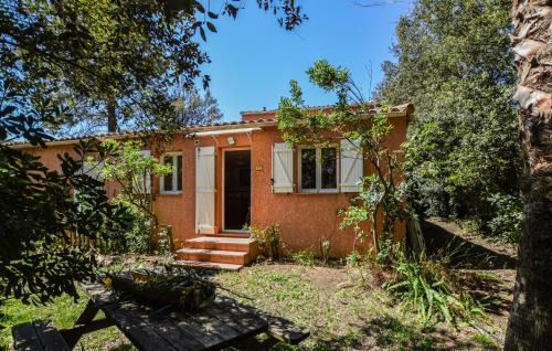 Afa House | 2 Bedroom Lovely Home In Piscia Rossa
