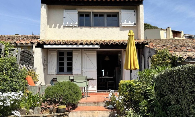La Croix-Valmer House | 2-Bedroom Mas with Sea View, Pool, Wi-Fi