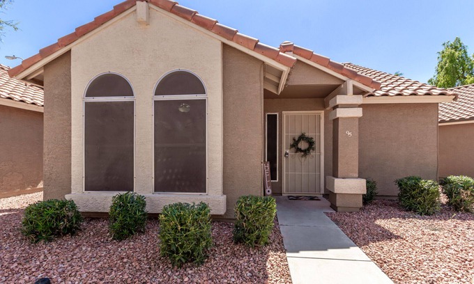 Phoenix Cottage | 2 Bedroom Peoria Cottage, Pets Available
