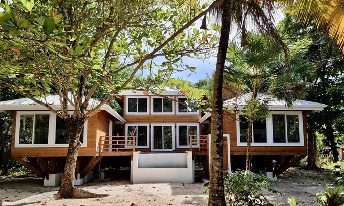 Camp Bay Cottage | 2 Bedroom - Quiet Retreat in Camp Bay