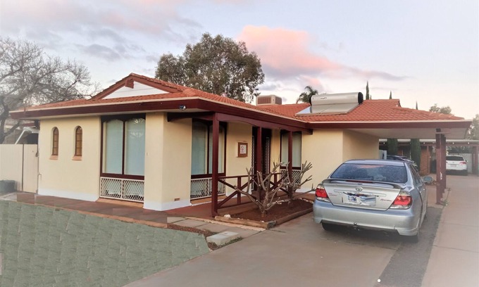 West Lamington House | 2 Bedroom residential house in peaceful location in heart of city