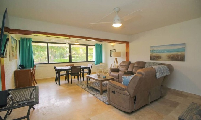Estate Golden Rock Apartment | 2 Bedroom Sleeps 6 - Cozy Condo with beach access