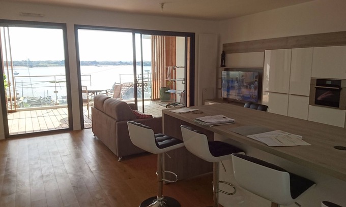 La Teste-de-Buch Apartment | 2-bedroom south-facing apartment Arcachon front line
