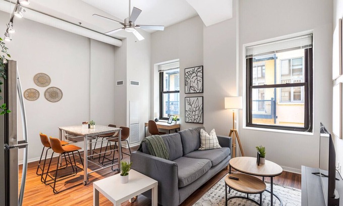 Downtown Cincinnati Apartment | 2-Bedroom Steps from Fountain Square & Vine Tower