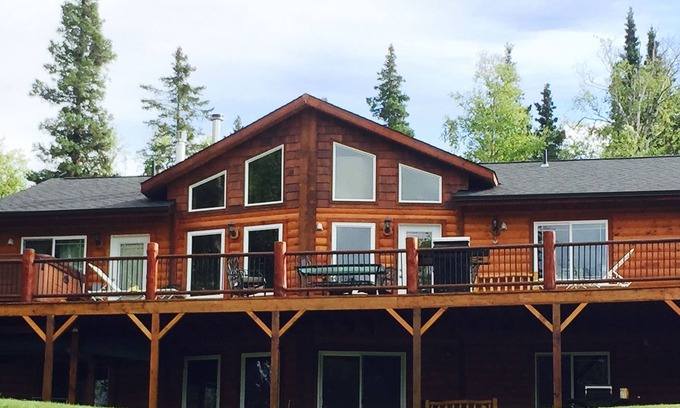 Ridgeway House | 2 bedroom suite with family room