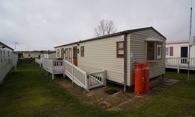 Heacham Ski Chalet | 2 bedroom two bathroom sunset lodge heachambeach
