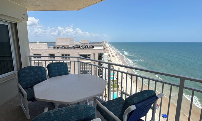 Daytona Beach Shores Condo | 2-bedroom condo in delightful Daytona Beach Shores, Ocean Front, unending views.