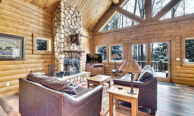 Boyne City Cabin | 2 Bedroom with an enclosed LOFT! Plus, a Newly Installed Hot Tub! Sleeps 8