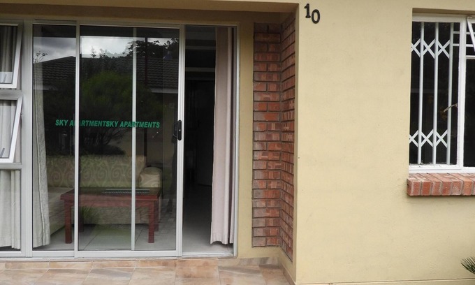Harare Apartment | 2 bedroomed apartment with en-suite and kitchenette - 2069