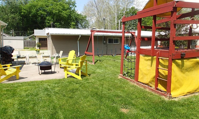 Warsaw Cottage | 2 bedrooms and sleeps 6