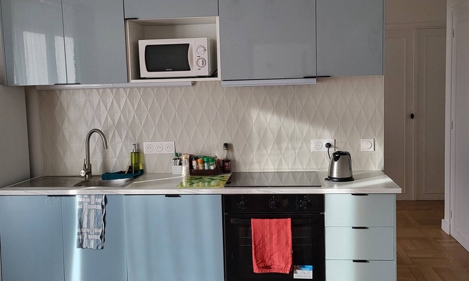 Colombes Apartment | 2 bedrooms apartment in Colombes, private car park, 10' walk from train station
