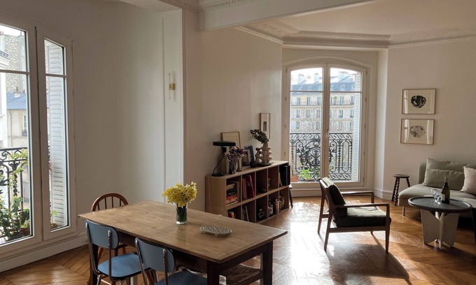 Quartier de la Folie-Mericourt Condo | 2 bedrooms apartment in the center of Paris, near Le Marais