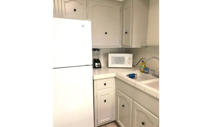 Raisin House | 2 Bedrooms by Fresno Airport