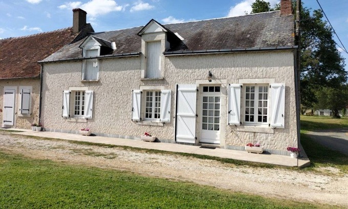 Migne Cottage | 2 Bedrooms Cottage In France