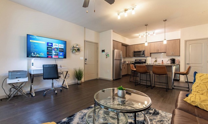 Camarillo Apartment | 2 Bedrooms ✦ King Beds ✦ Wi-Fi ✦ Pool ✦ Gym
