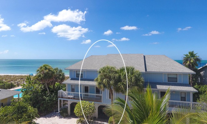 Palm Island Condo | 2 Bedrooms on the beach!