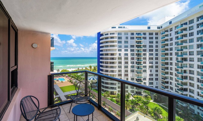 Mid Beach Apartment | 2 Bedrooms Unit OceanFront Resort The Alexander