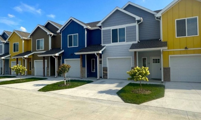 Council Bluffs House | 2 Beds + Built-in Desk | Quiet Retreat