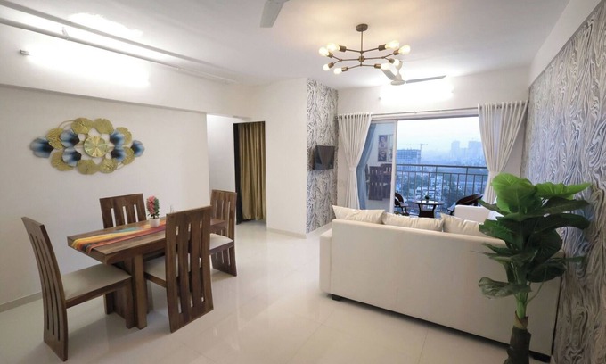 Goregaon East Apartment | 2 BHK Service Apartment for Family Traveler