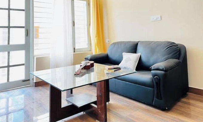 Bullawala Apartment | 2 BHK w Dining/couch & Pvt Parking