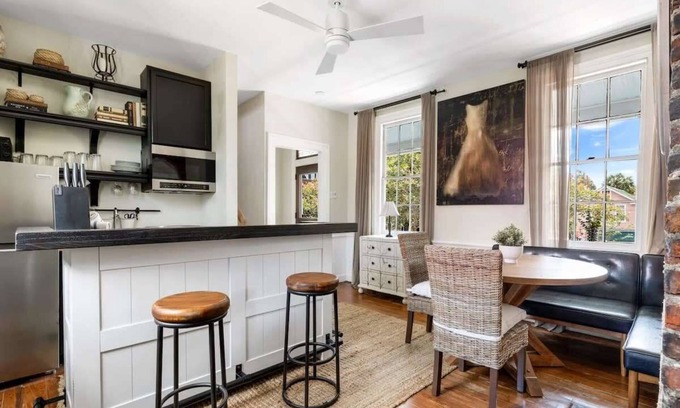 Cannonborough Elliotborough House | 2 Blocks to King St - 2 Bedroom/3 Bath, Sleeps 6!