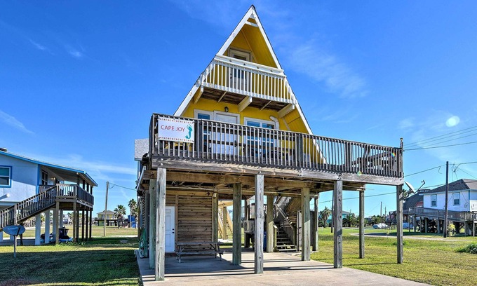 Surfside Beach House | 2 Blocks to Surfside Beach: A-Frame Home w/Deck