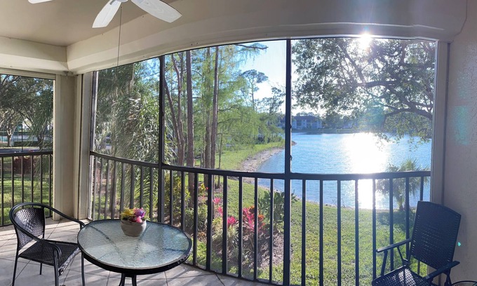 Naples Condo | 2-BR, 2-BA Condo Overlooking Lake Deauville