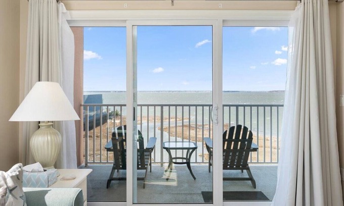 Midtown Ocean City Condo | 2 BR 2 BA Unit With Bay Views - Close to the Convention Center and Seacrets!