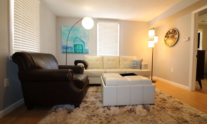 Wilmington Apartment | 2-BR Carriage House near World Equestrian Center, college, hospital